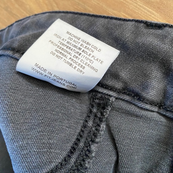 Ripped Grey Fitjeans - Picture 7 of 7